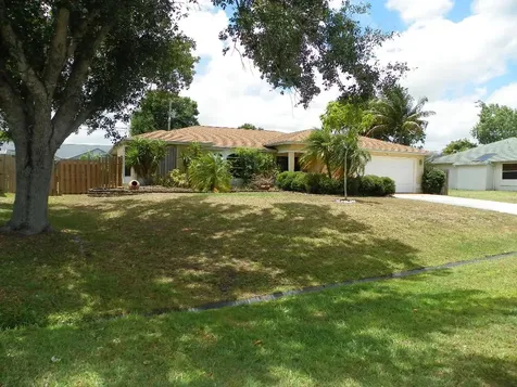 527 SE Cliff Road Port St Lucie FL 34984