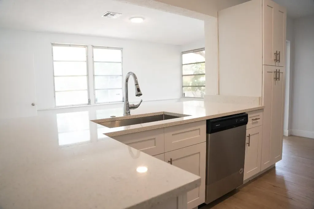 3550 NW 41st Street Lauderdale Lakes FL 33309