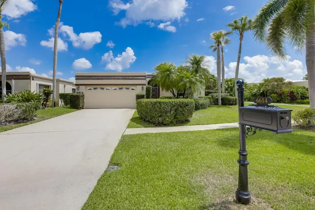 6614 Fountains Circle Lake Worth FL 33467