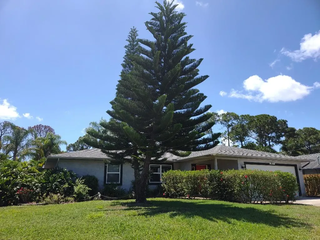 1611 SE Fairfield Street Port St Lucie FL 34983