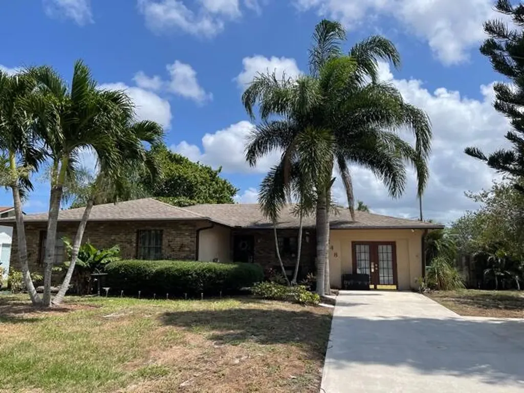248 SE Eyerly Avenue Port St Lucie FL 34983