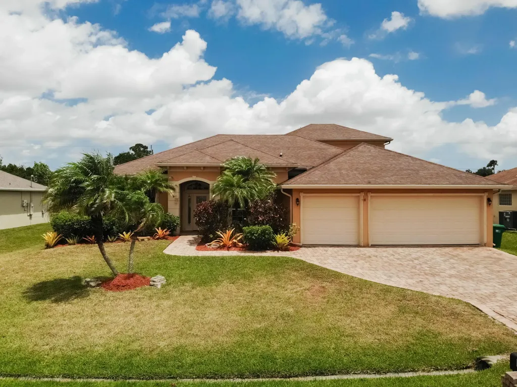 1425 SW Oriole Lane Port St Lucie FL 34953