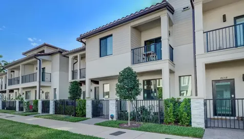 4656 NW 83rd Path Doral FL 33166