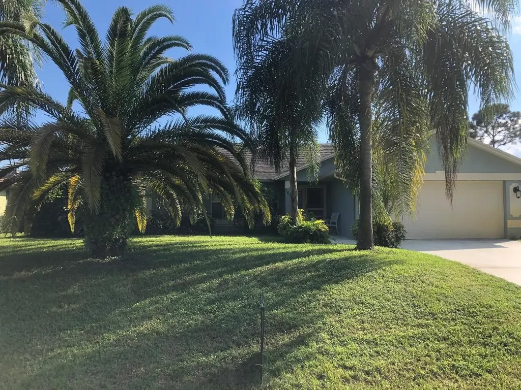 1614 SW Starman Avenue Port St Lucie FL 34953