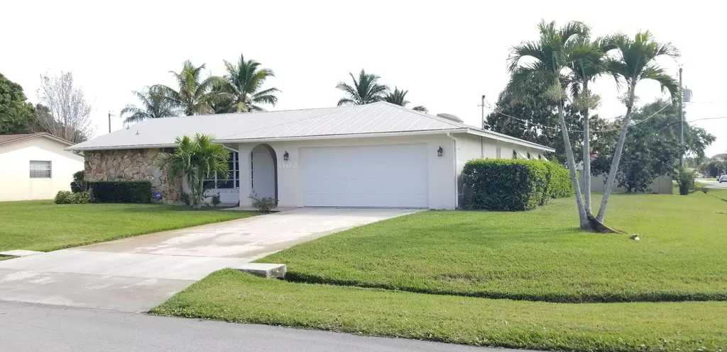1102 SE Mendavia Avenue Port St Lucie FL 34952