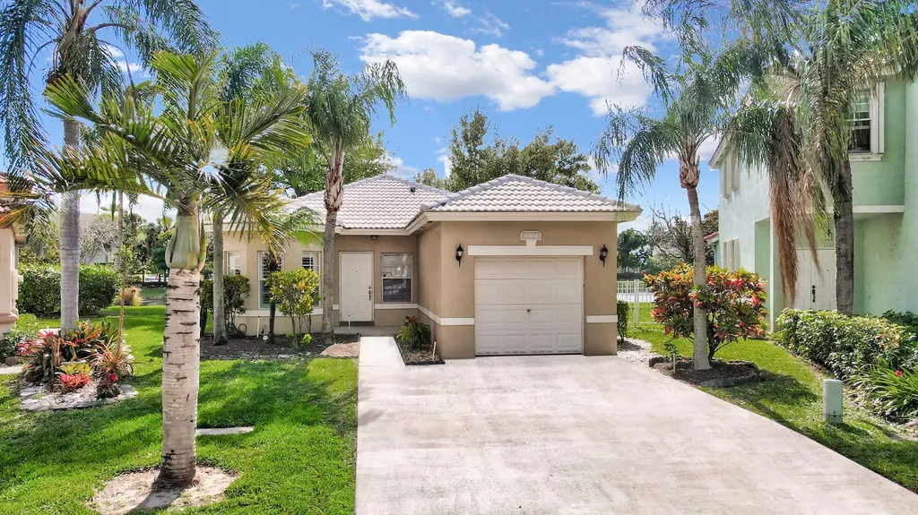 6504 Pelican Avenue Coconut Creek FL 33073