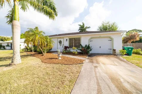 2380 SE Gillette Avenue Port St Lucie FL 34952