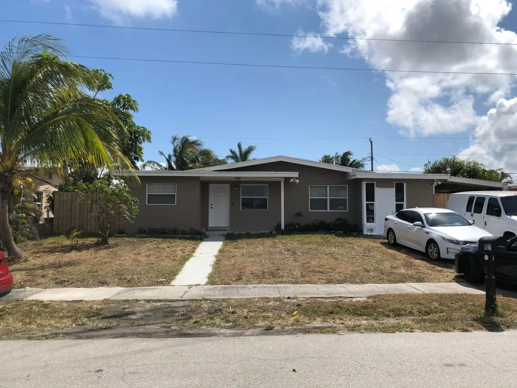 920 W Broome Street Lantana FL 33462