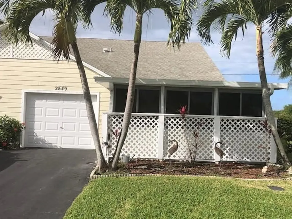 2549 SE Tropical E Circle Port St Lucie FL 34952