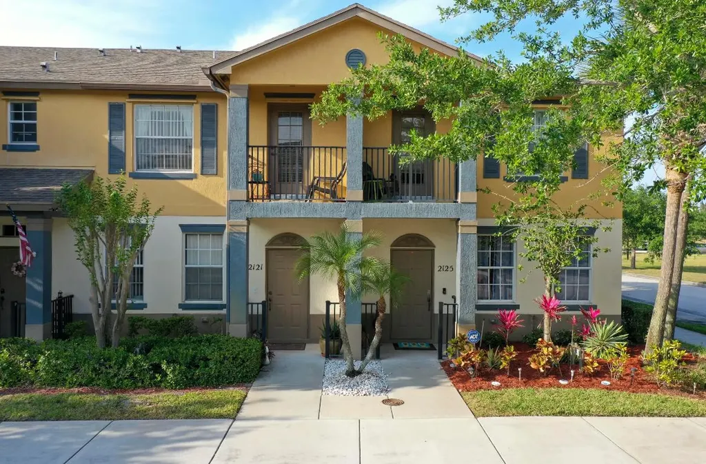 2121 SE Glen Ridge Drive Port St Lucie FL 34952