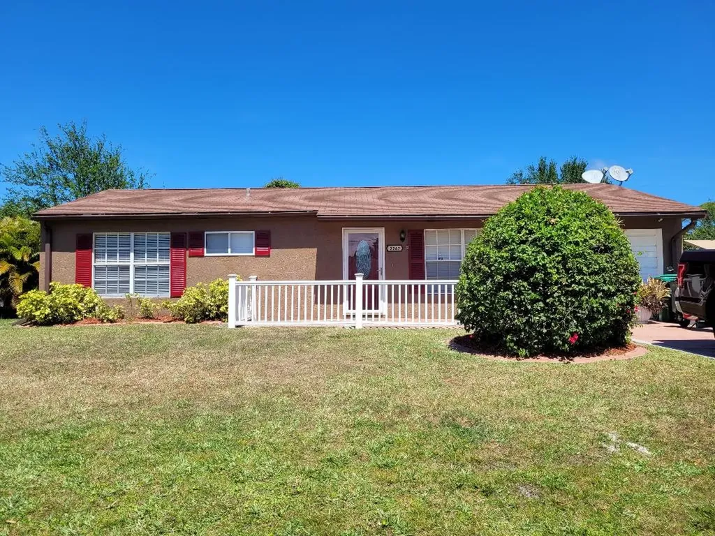 2267 SE Trillo Street Port St Lucie FL 34952