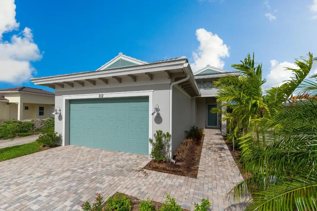 212 SE Via Tirso Port St Lucie FL 34952