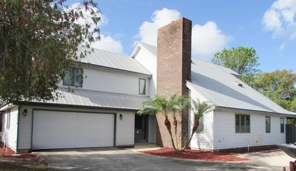 674 SE Hidden River Drive Port St Lucie FL 34983