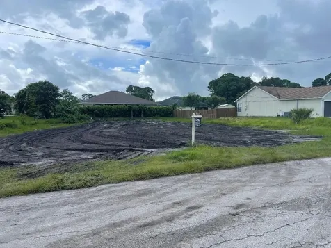 1911 SW Granello Terrace Port St Lucie FL 34953
