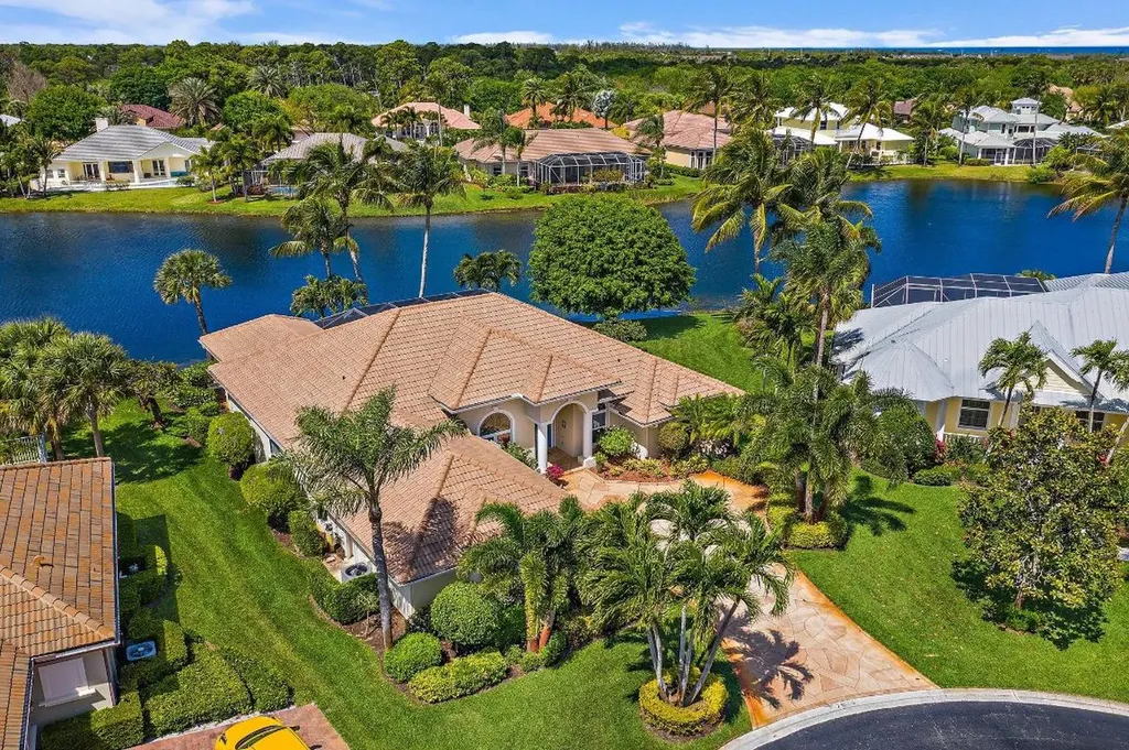7925 SE Osprey Street Hobe Sound FL 33455