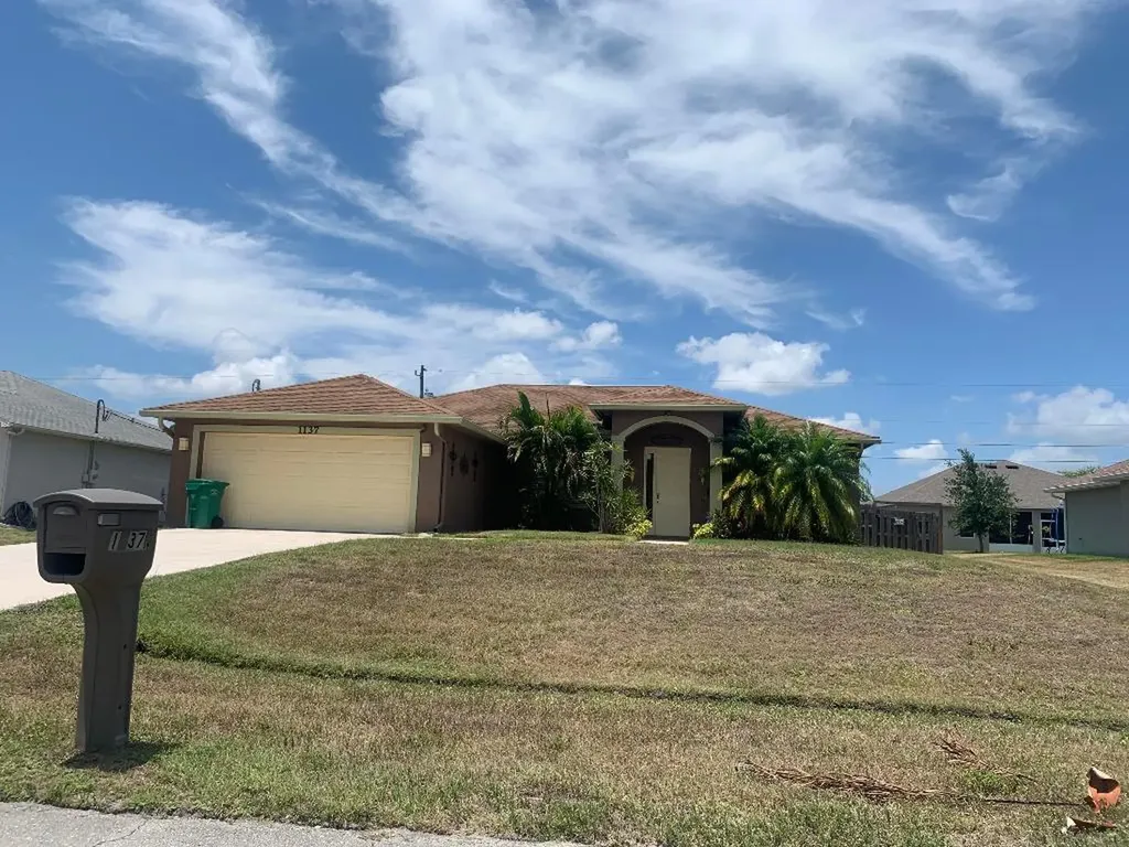 1137 SW Gaffney Avenue Port St Lucie FL 34953