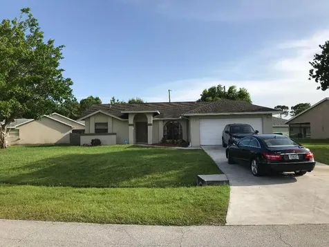 6911 NW Hershy Circle Port St Lucie FL 34983