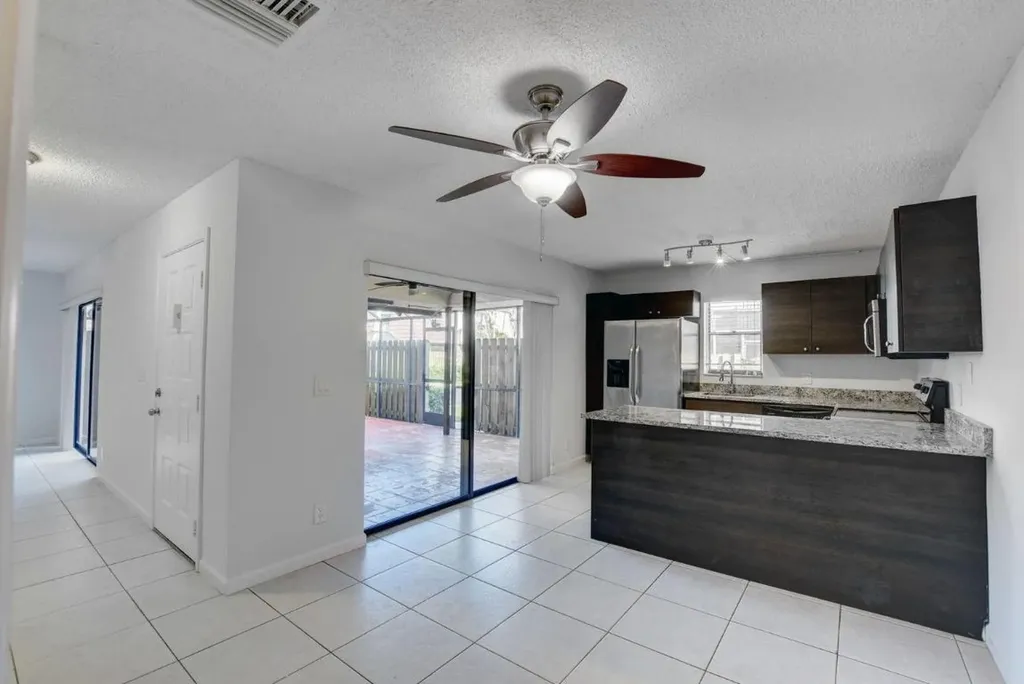 7727 Courtyard Run W Boca Raton FL 33433