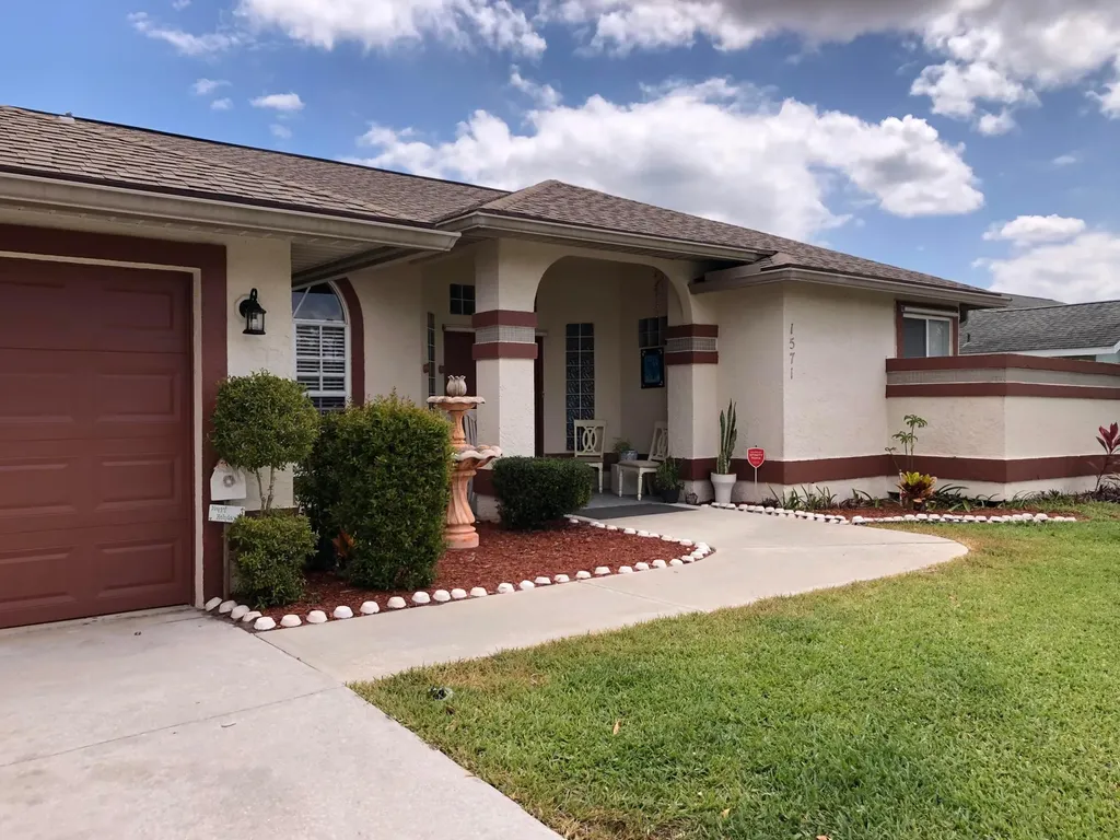 1571 SE Airoso Boulevard Port St Lucie FL 34983