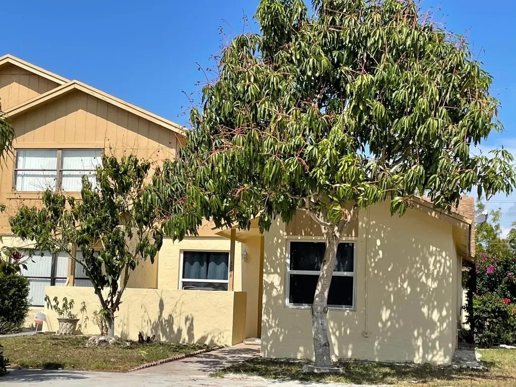 1258 White Pine Drive Wellington FL 33414