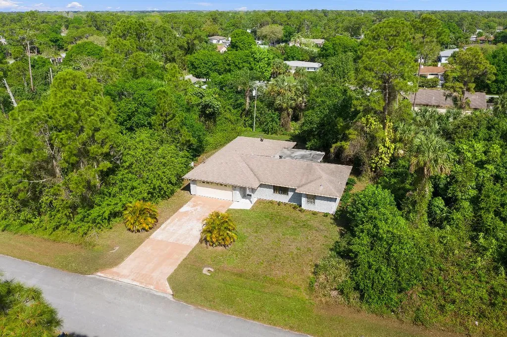 7104 Pacific Avenue Fort Pierce FL 34951