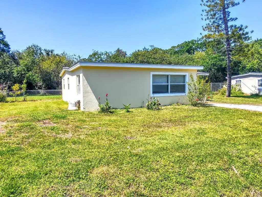 2515 Rolyat Street Fort Pierce FL 34947