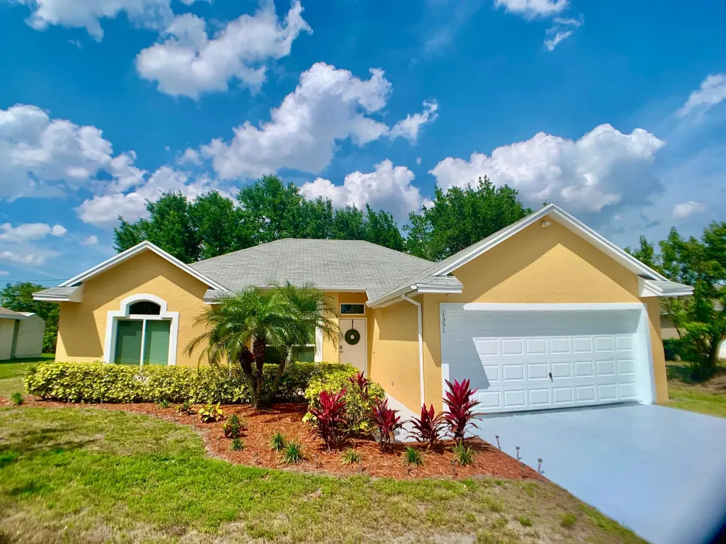 1331 SW Calmar Avenue Port St Lucie FL 34953