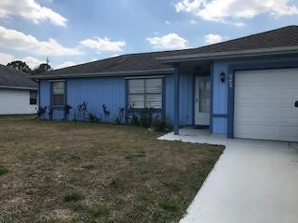 642 SW Stillman Avenue Port St Lucie FL 34953