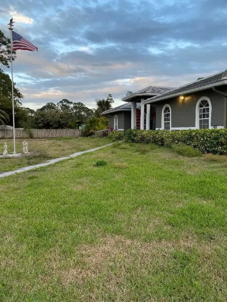 17566 84th Court N Loxahatchee FL 33470