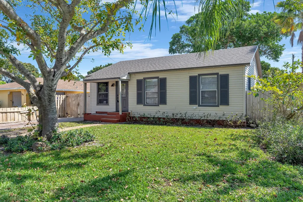 1606 N D Street Lake Worth Beach FL 33460