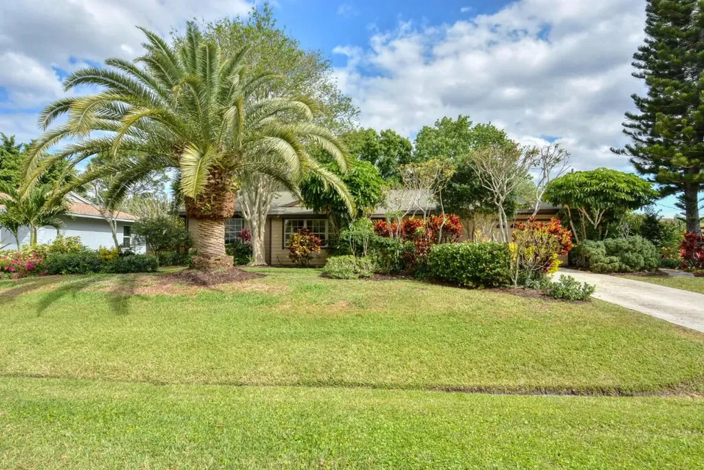 207 SW Langfield Avenue Port St Lucie FL 34984