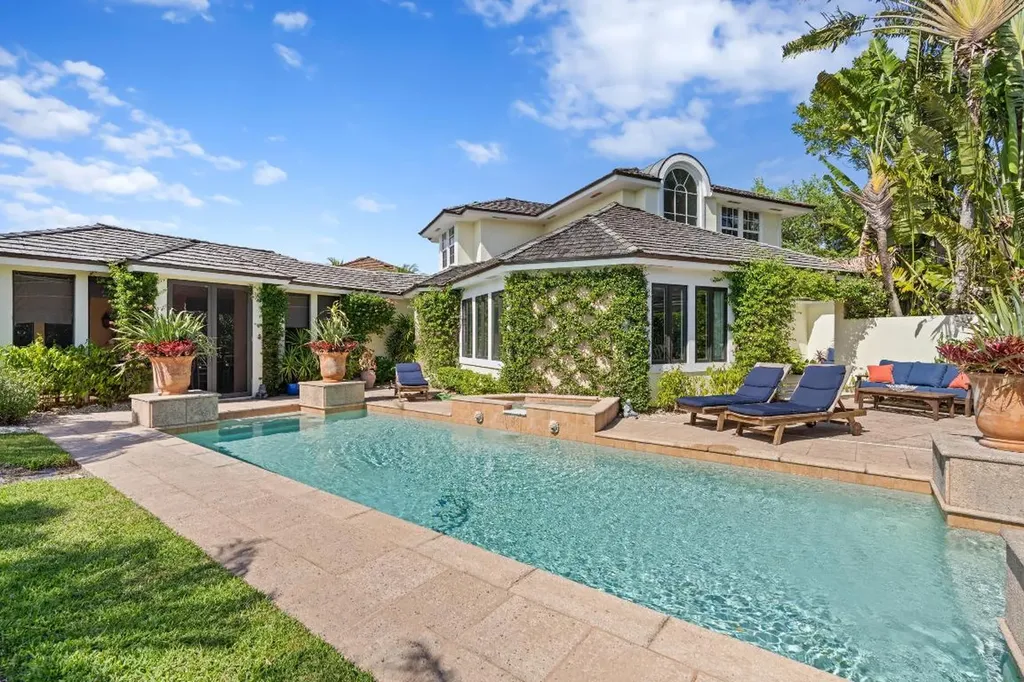 2527 Muir Circle Wellington FL 33414