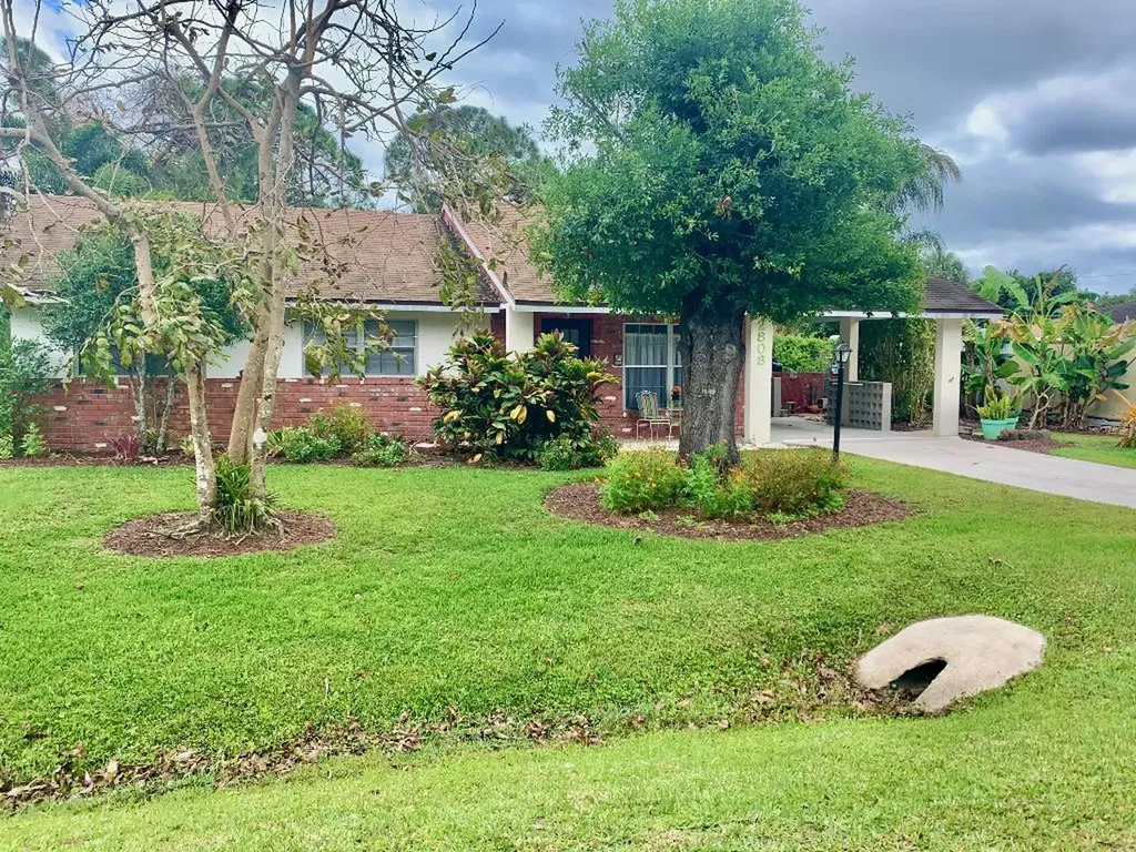 2808 S 29th Street Fort Pierce FL 34981