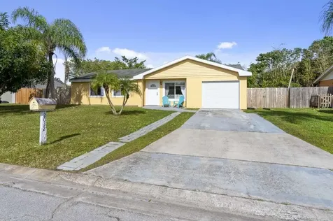 2032 SE Hideaway Circle Port St Lucie FL 34952
