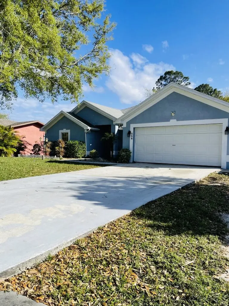 558 NW Goldcoast Avenue Port St Lucie FL 34983