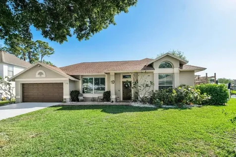 9886 Pine Dust Court Lake Worth FL 33467