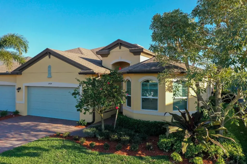 11464 SW Lake Park Drive Port St Lucie FL 34987