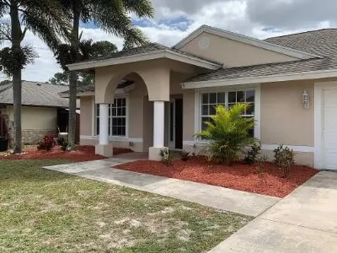 1334 SW Bartell Avenue Port St Lucie FL 34953