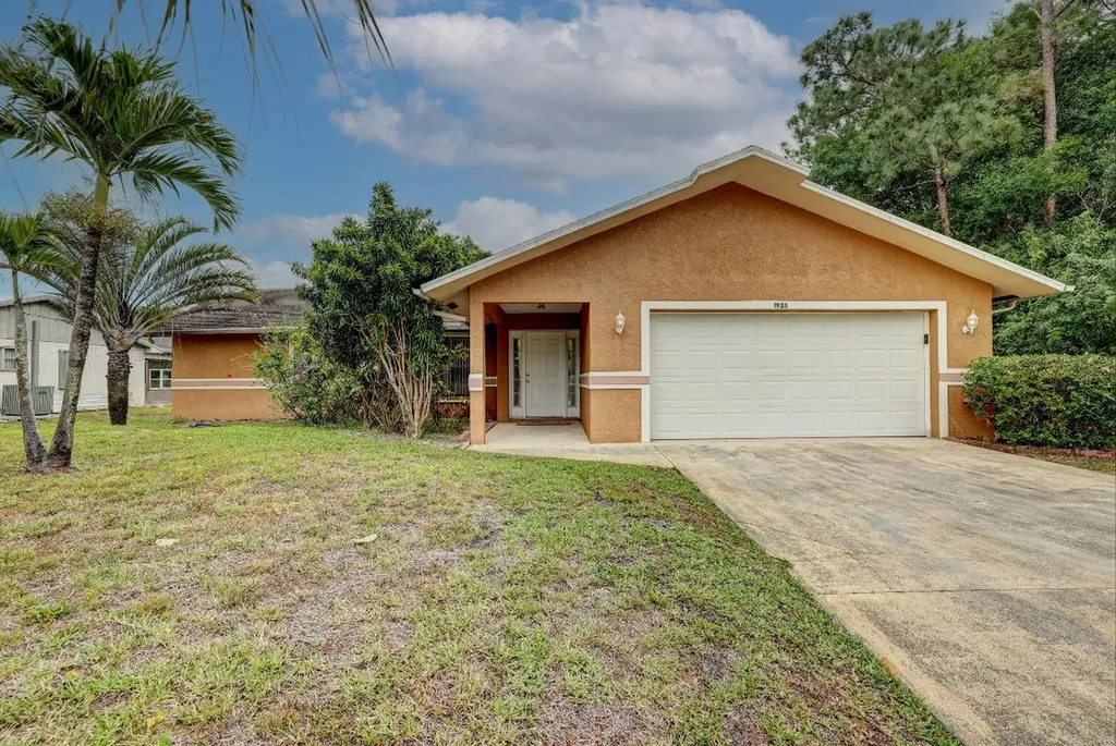1925 SE Floresta Drive Port St Lucie FL 34983