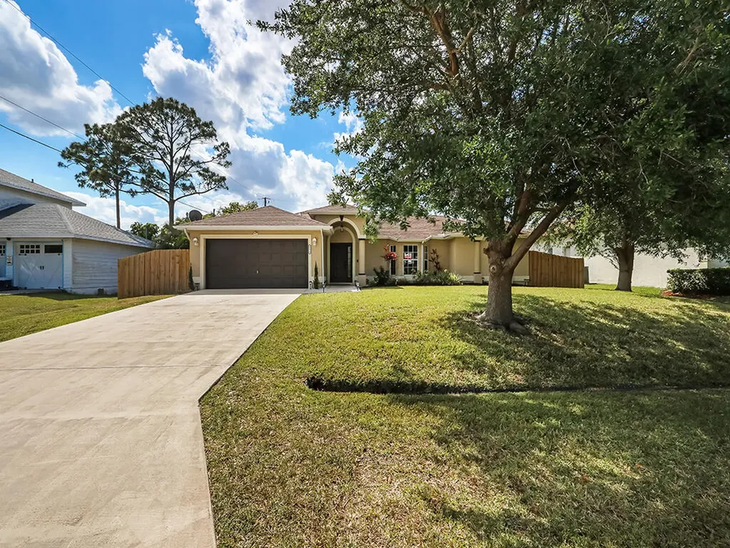 4670 SW Tacoma Street Port St Lucie FL 34953