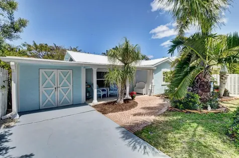 827 Lake Avenue N Delray Beach FL 33483