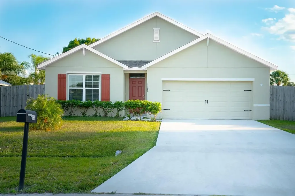 1380 SW Granville Avenue Port St Lucie FL 34953