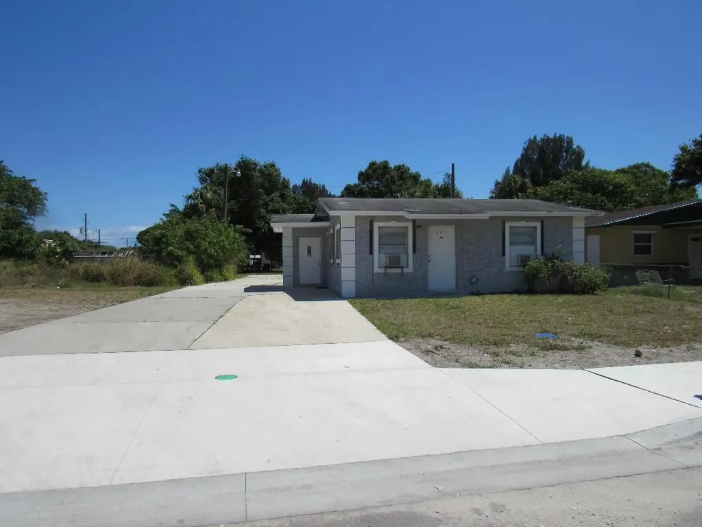 434 N 17th Street Fort Pierce FL 34950