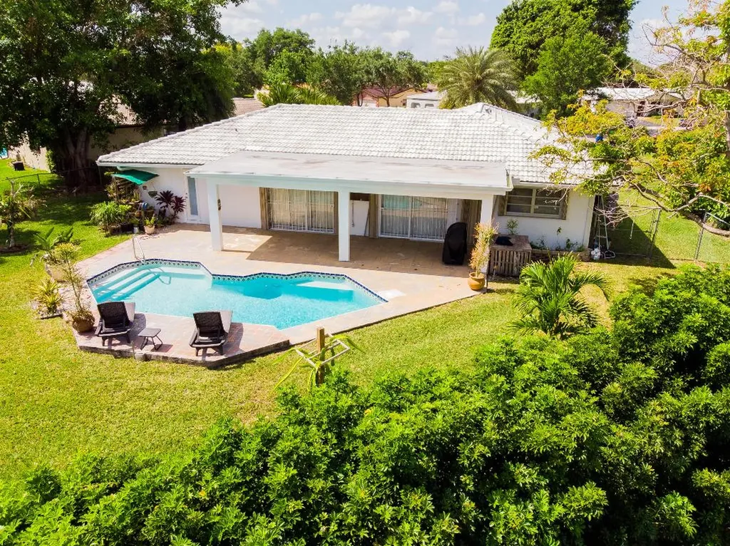 2633 NW 83rd Way Coral Springs FL 33065