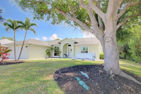602 SE Barr Street Port St Lucie FL 34984
