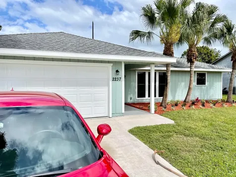 2237 SE Trillo Street Port St Lucie FL 34952