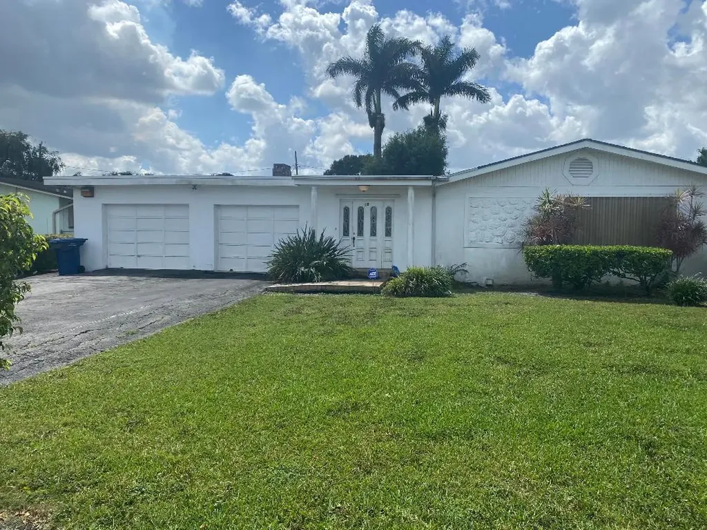 18 NE Avenue G Belle Glade FL 33430