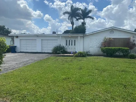 18 NE Avenue G Belle Glade FL 33430