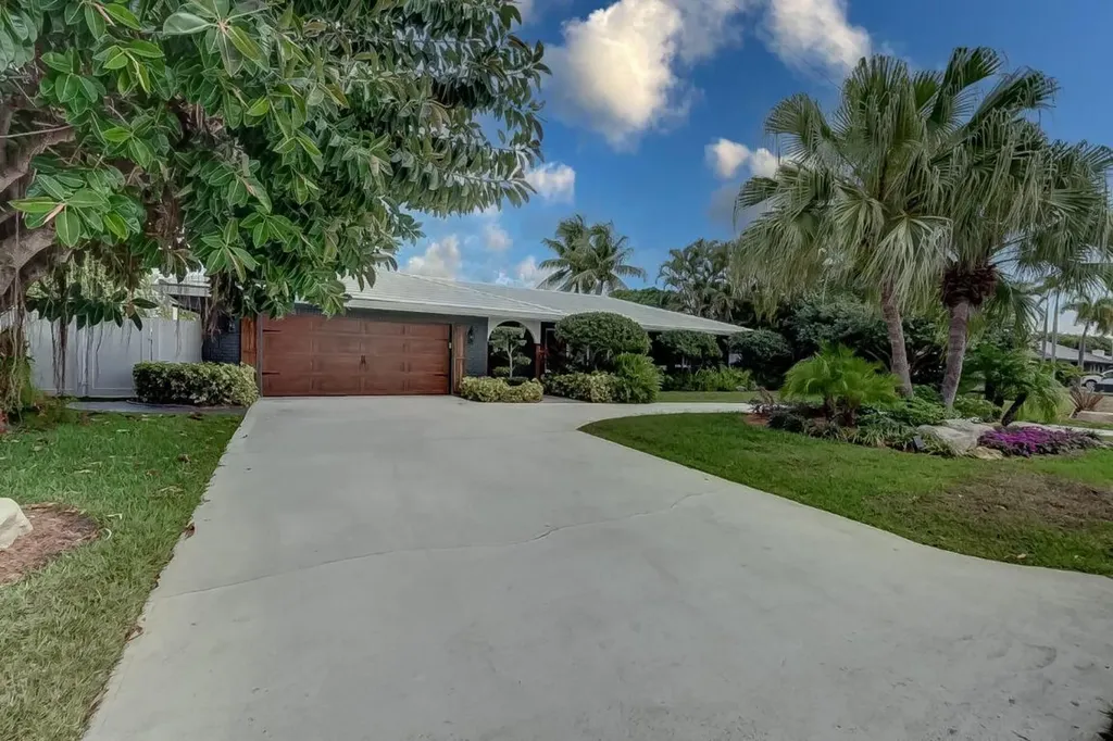 2031 Bonnie Street Boca Raton FL 33486