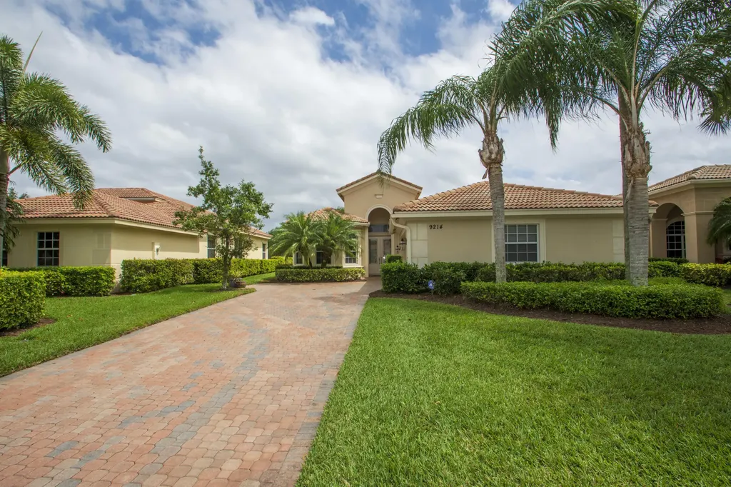 9214 Champions Way Port St Lucie FL 34986